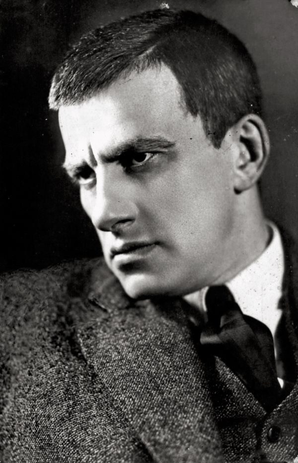 vladimir-mayakovsky-1924-rodchenko-1372290543_b
