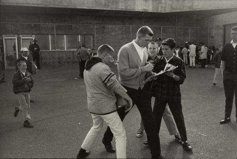 8 06-winogrand14-superJumbo
